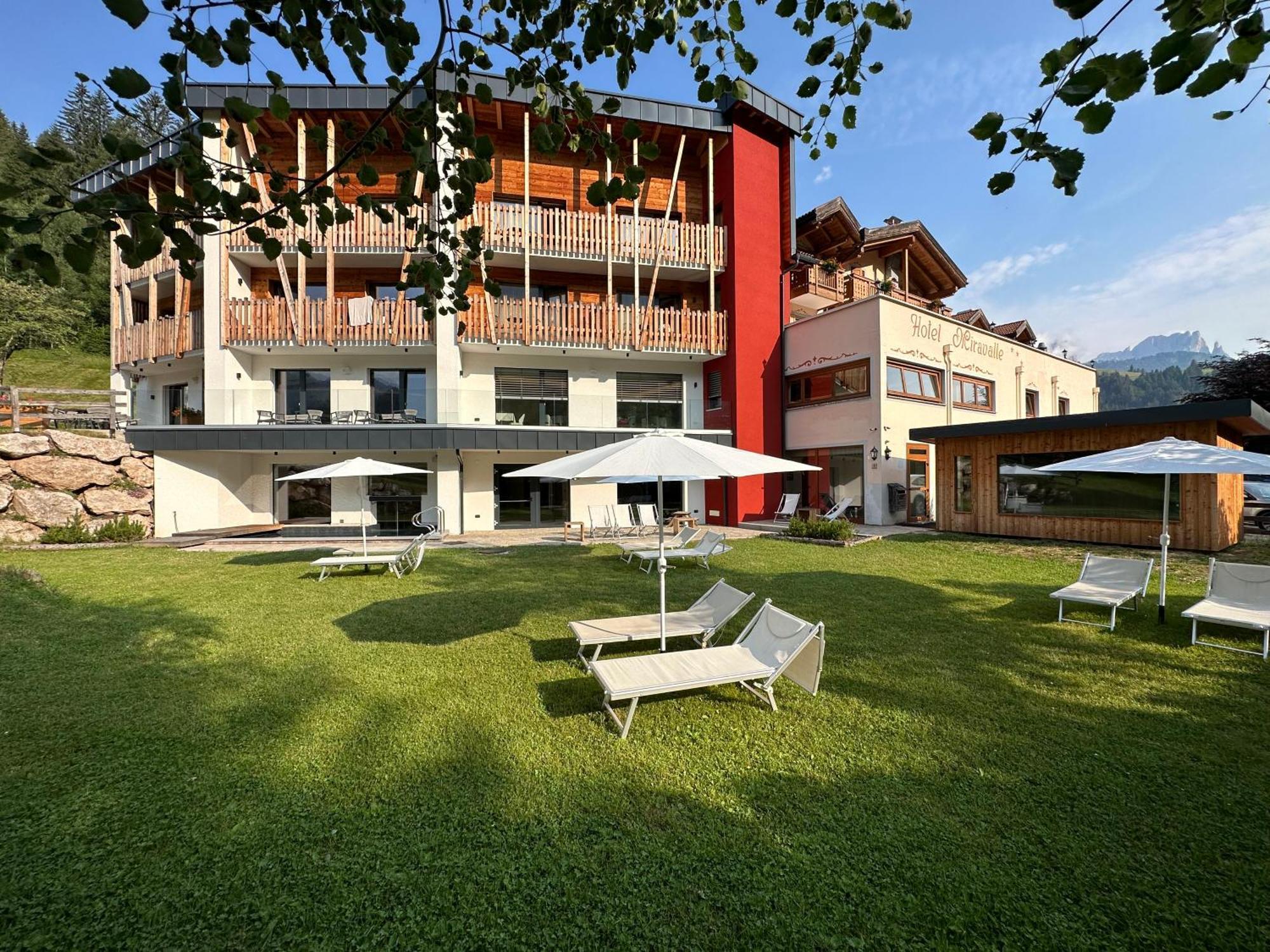 Hotel Miravalle Soraga Ngoại thất bức ảnh