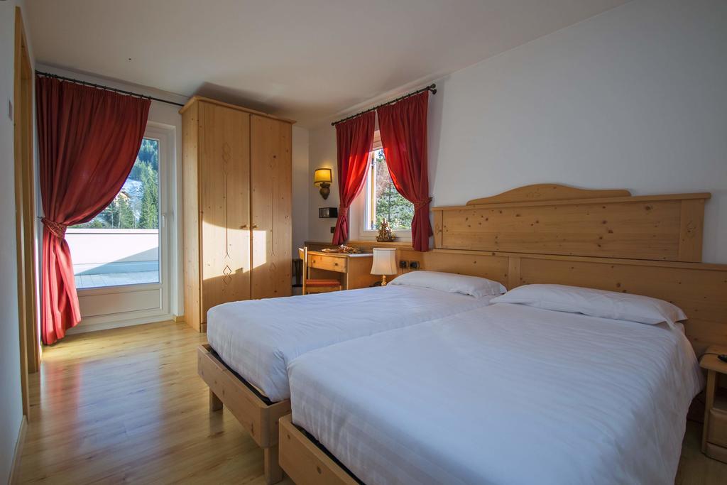 Hotel Miravalle Soraga Ngoại thất bức ảnh