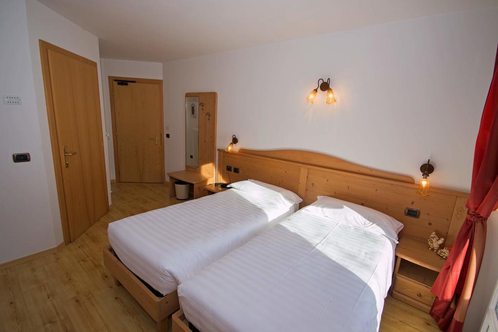 Hotel Miravalle Soraga Ngoại thất bức ảnh