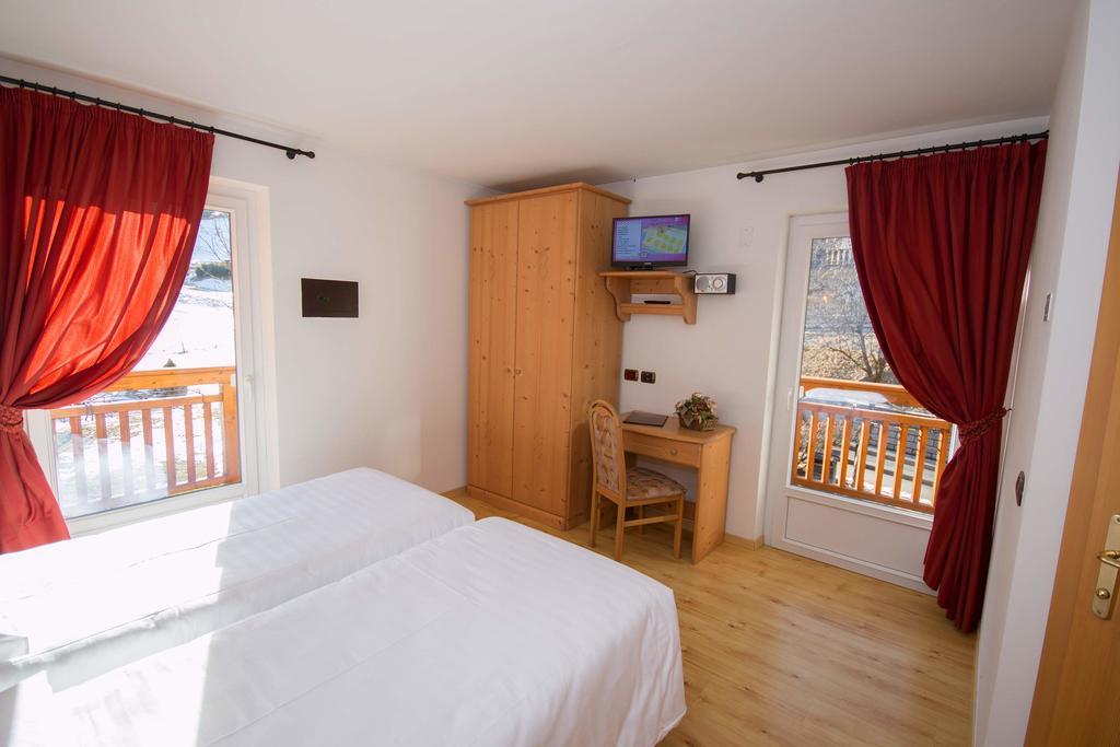 Hotel Miravalle Soraga Ngoại thất bức ảnh