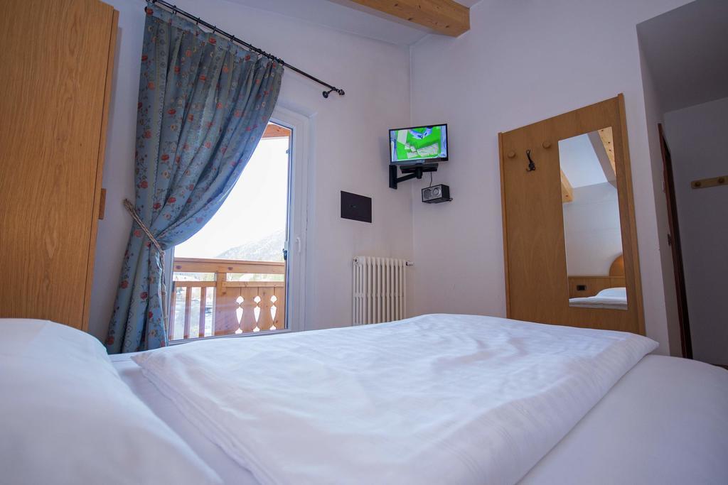Hotel Miravalle Soraga Ngoại thất bức ảnh